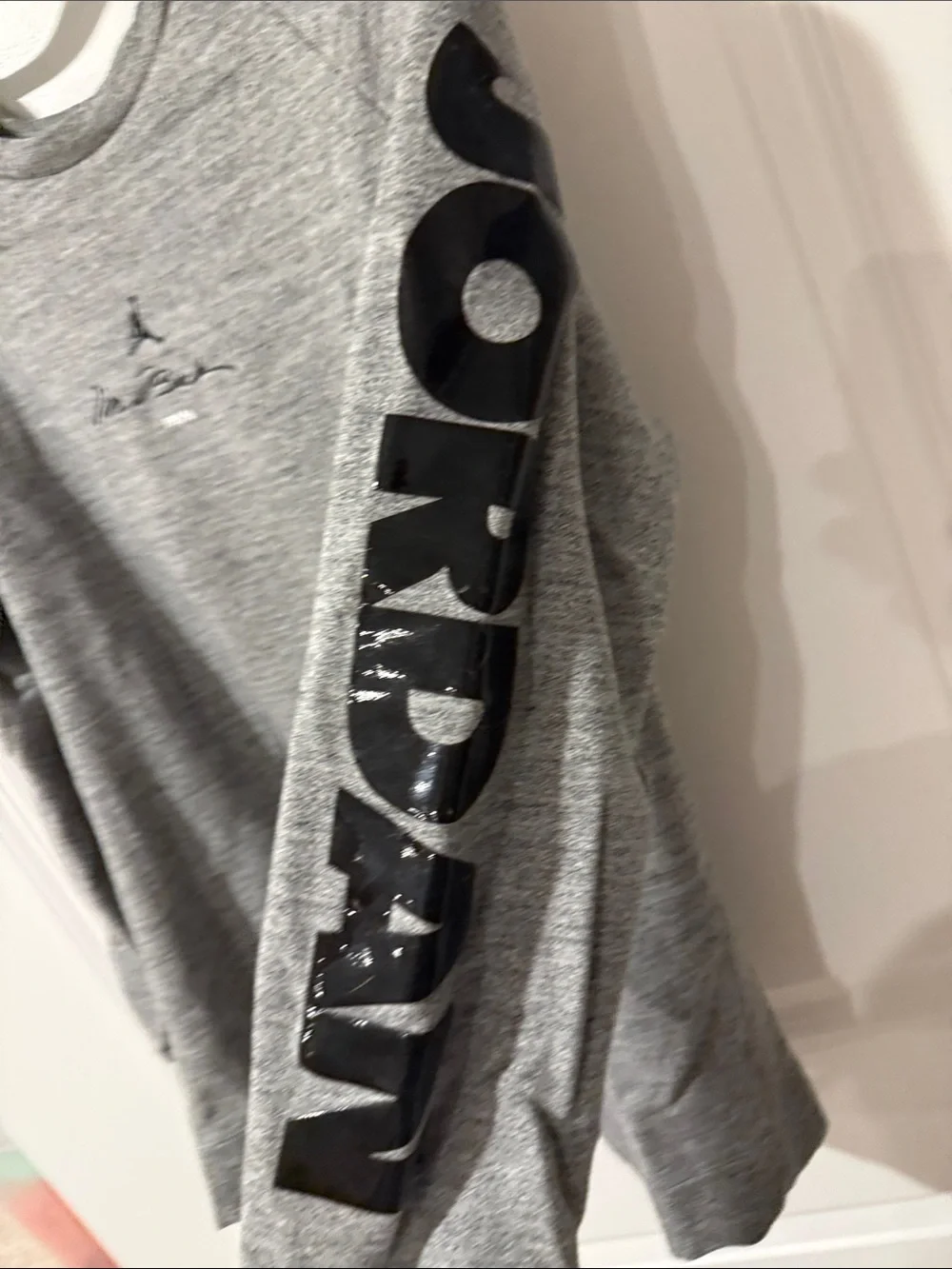 Like new Sz L Jordan Heather Gray Crewneck Sweatshirt with Small Logo